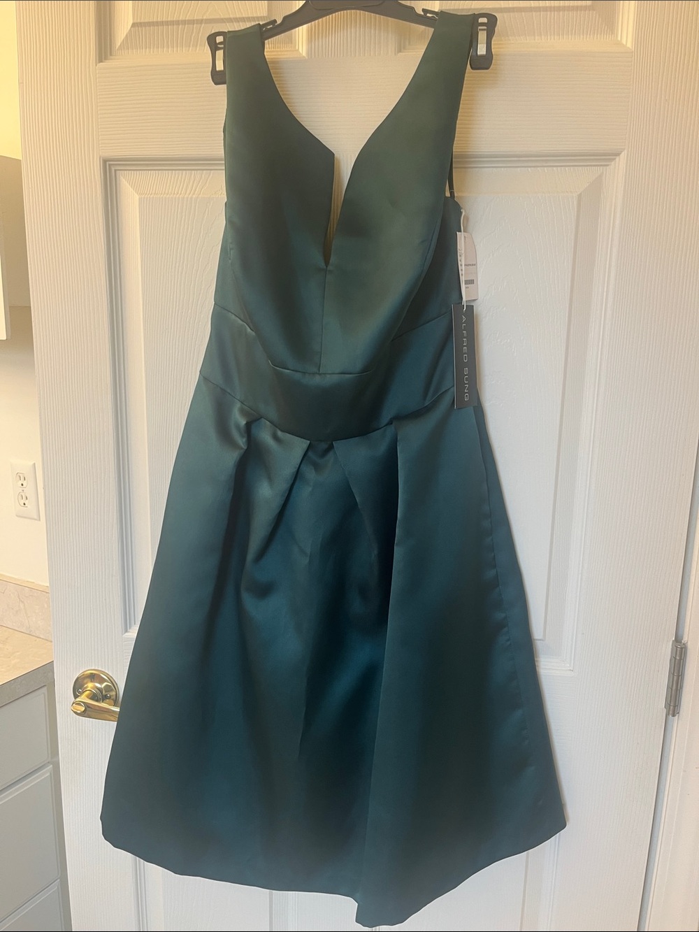 Alfred Sung Emerald Green Satin V-Neck Fit & Flare Dress New Size 12